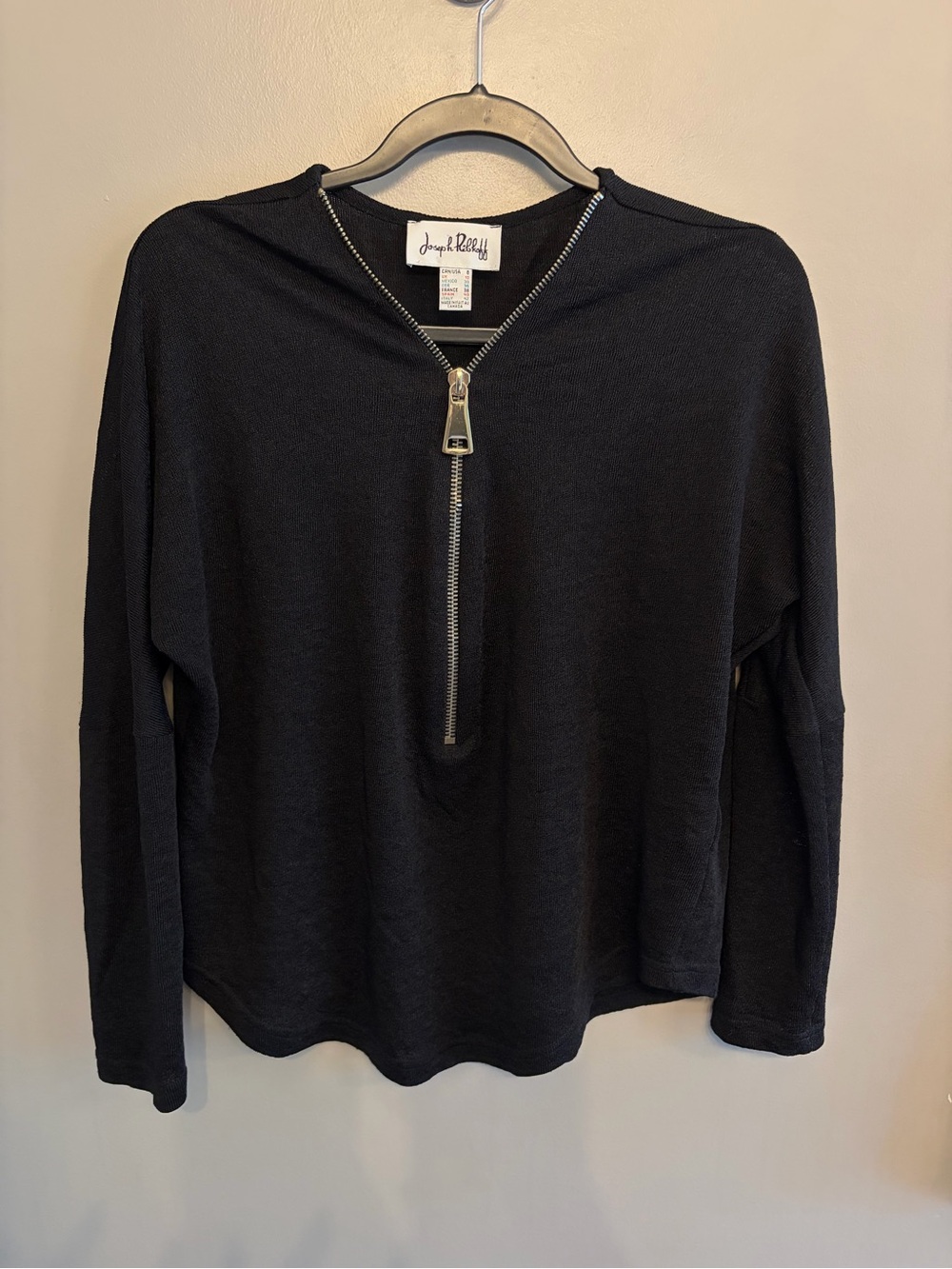 Joseph Ribkoff black Half-Zip Sweater. Dolman sleeves US size 8. No pulls